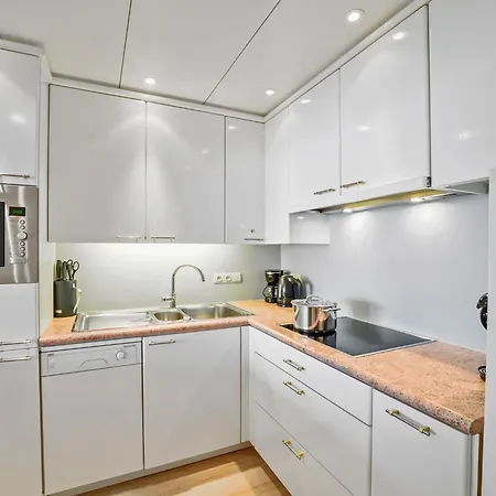 Luxury 2-bedroom Apartment, Cleaning Included Апартаменты