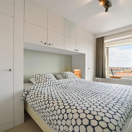 Luxury 2-bedroom Apartment, Cleaning Included *