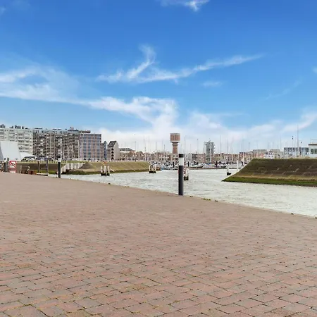 Luxury 2-bedroom Apartment, Cleaning Included Апартаменты *